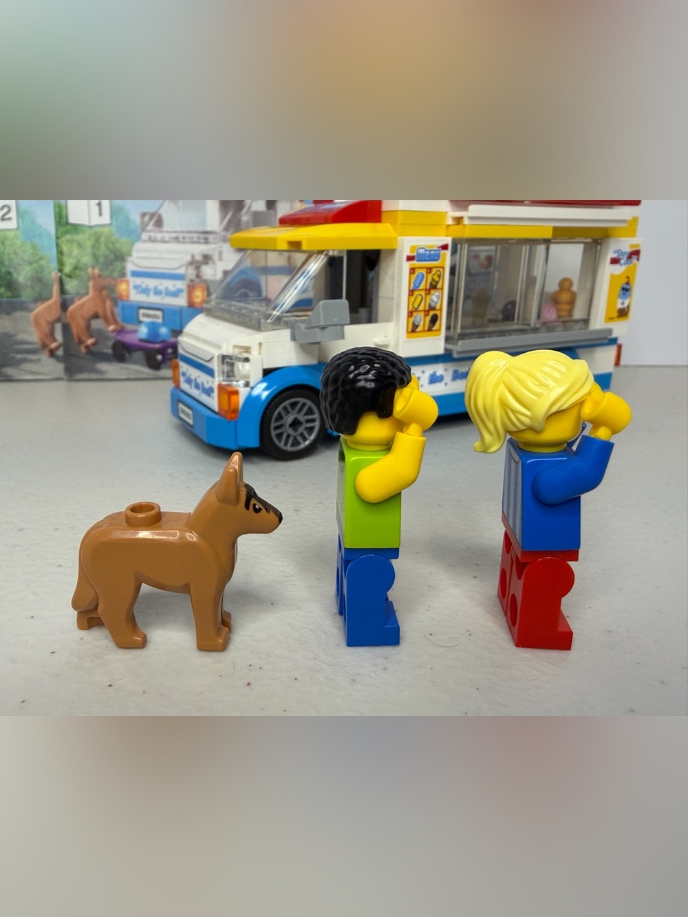 LEGO #60253 Ice-Cream Truck - Picture 3 of 12